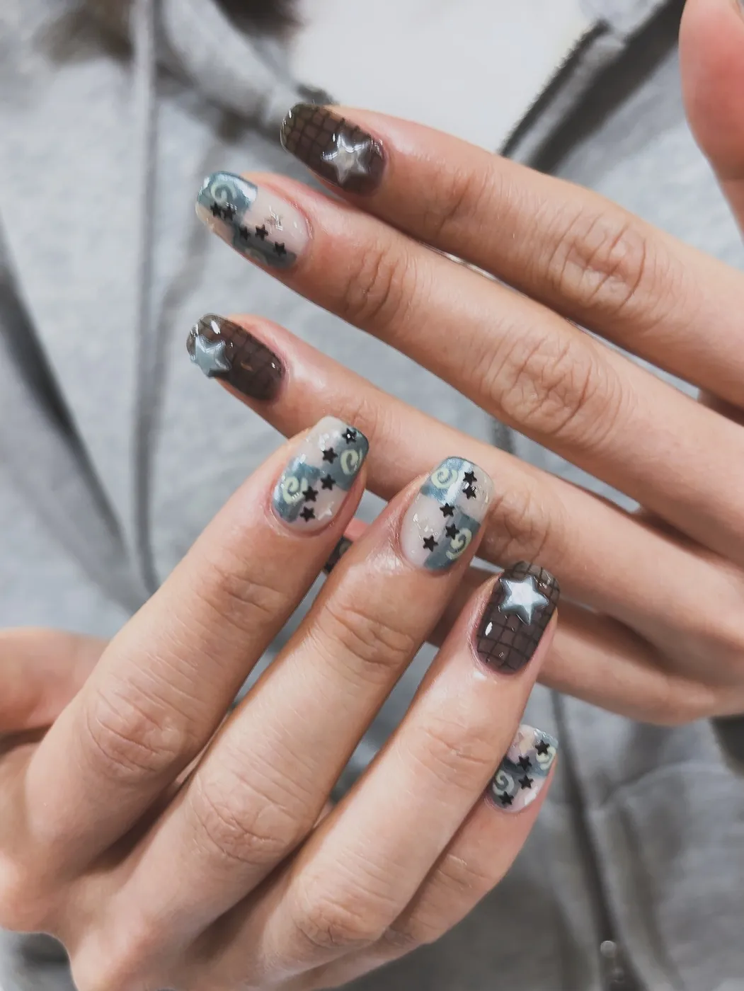 黑色星星磁吸膠美甲 · JIA NAIL 美甲 明洞