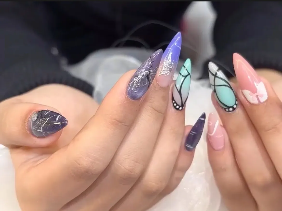 蝴蝶尖形美甲彩繪 · JIA NAIL 美甲 明洞