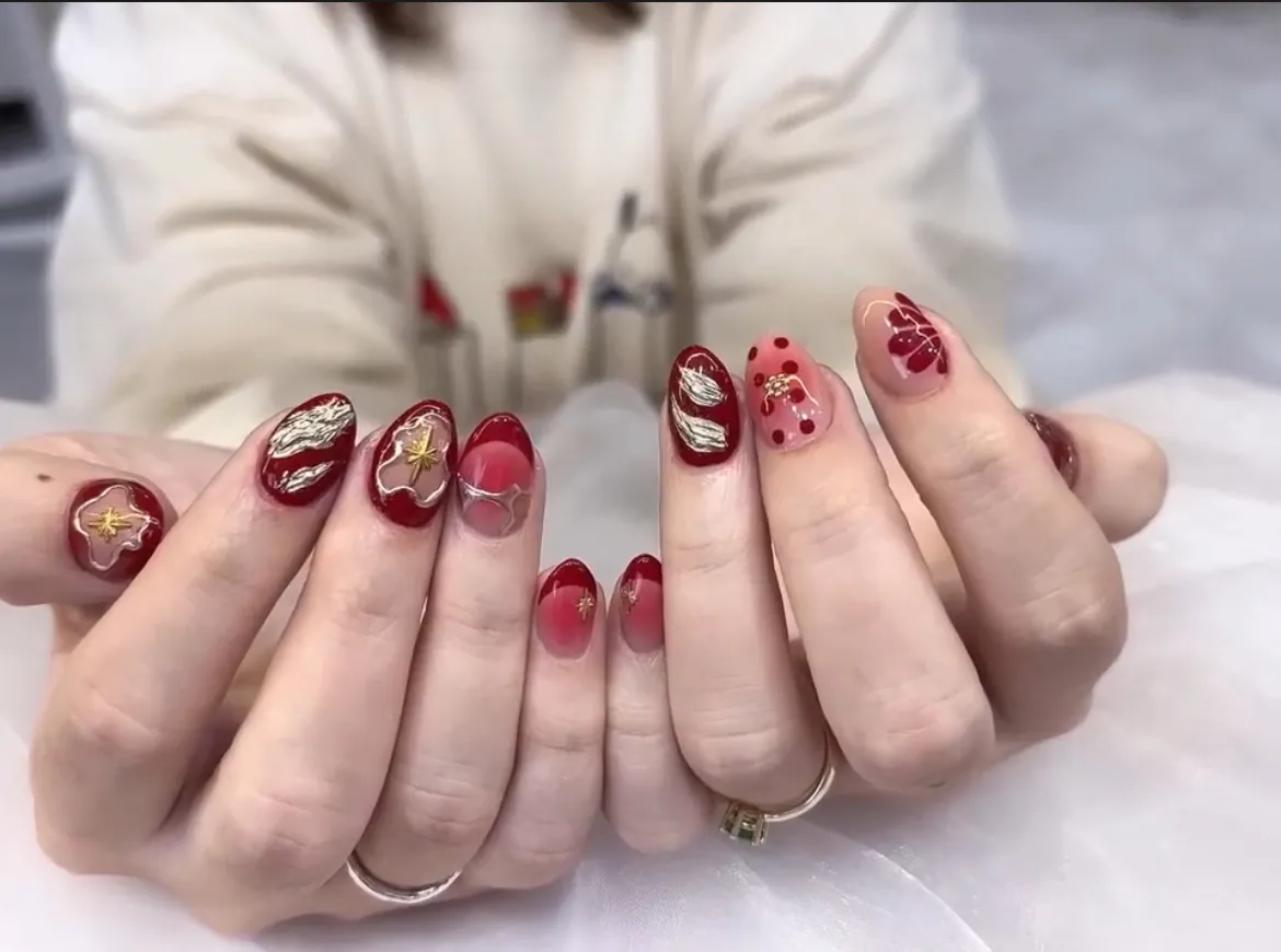 紅色法式凝膠美甲 · JIA NAIL 美甲 明洞